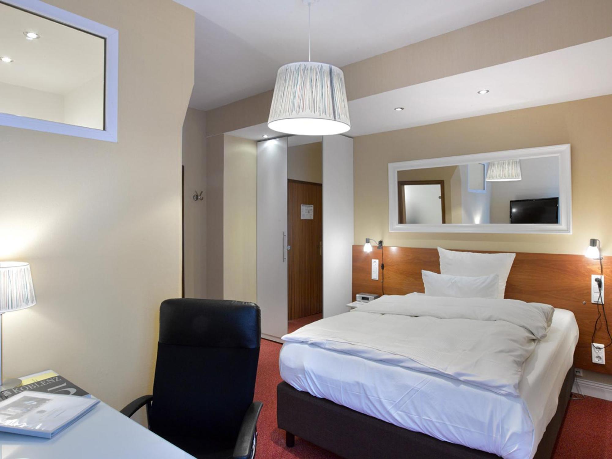 Hotel Kleiner Riesen Кобленц Номер фото